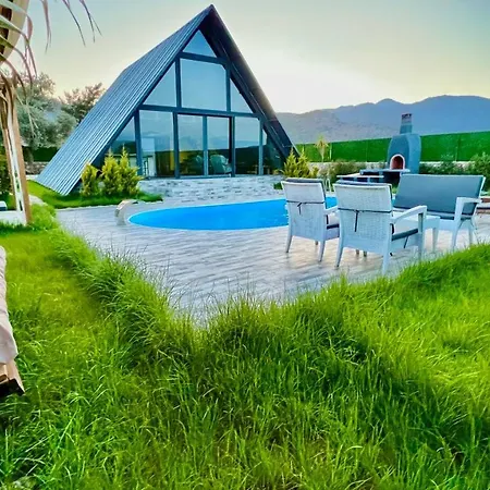 Hidden Paradise Garden 费特希耶