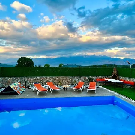 ヴィラ Hidden Paradise Garden フェティエ