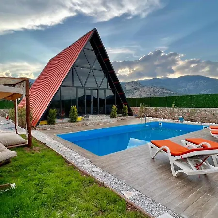 Hidden Paradise Garden *