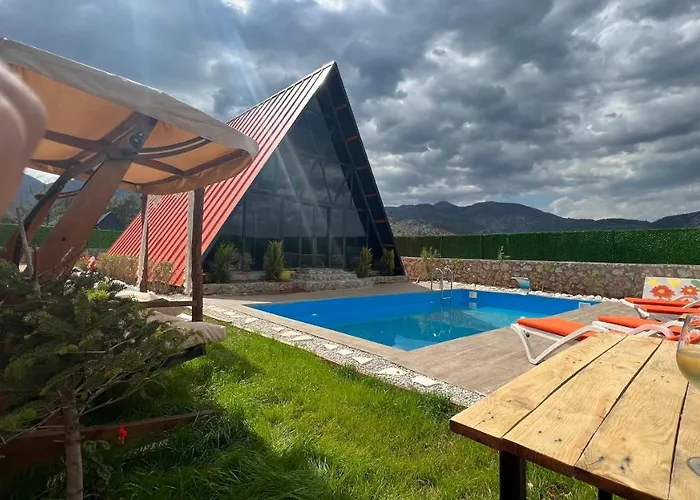 Hidden Paradise Garden Vilă