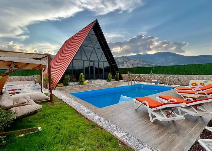 Hidden Paradise Garden *