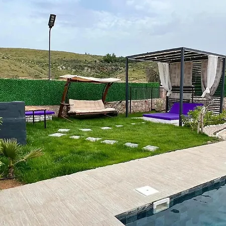 Hidden Paradise Garden 페티예